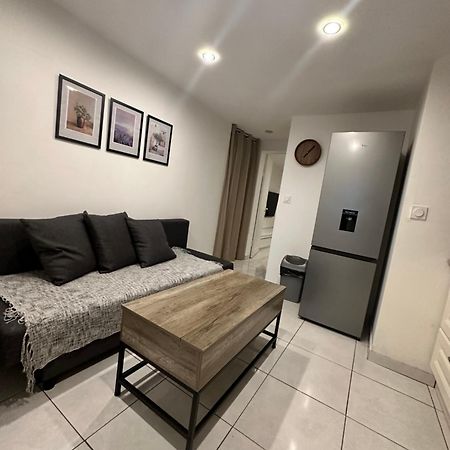Jolie Appartement Nice Proche Mer Et Aeroport Une Chambre Plus Salon Avec Cuisine Dış mekan fotoğraf