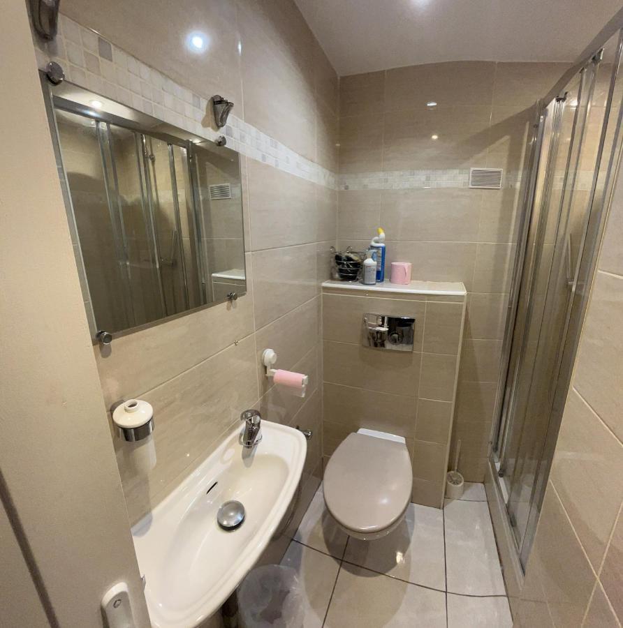 Jolie Appartement Nice Proche Mer Et Aeroport Une Chambre Plus Salon Avec Cuisine Dış mekan fotoğraf