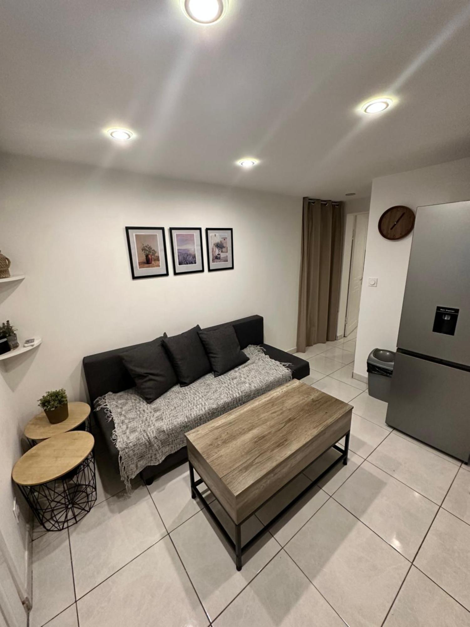 Jolie Appartement Nice Proche Mer Et Aeroport Une Chambre Plus Salon Avec Cuisine Dış mekan fotoğraf