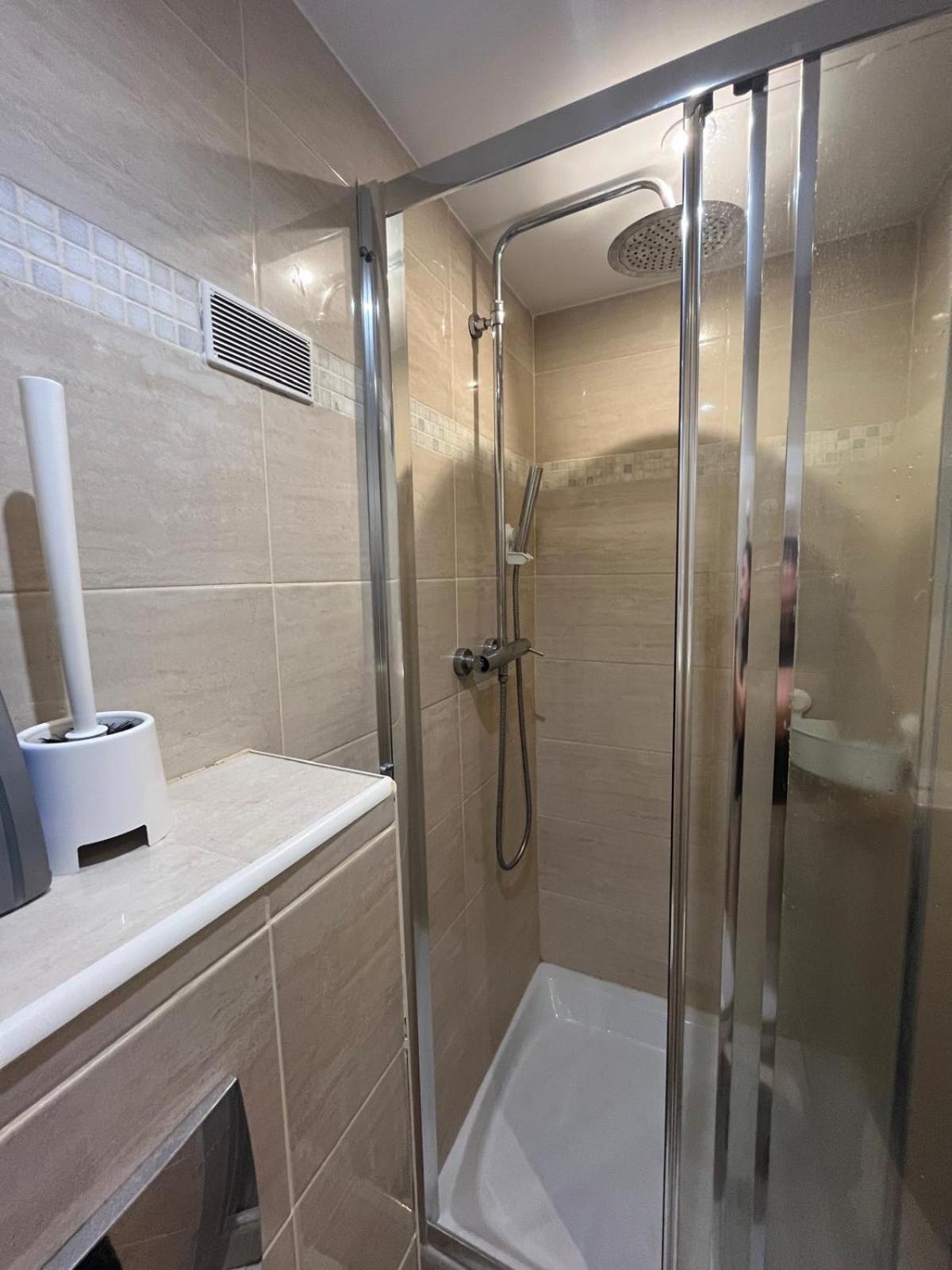 Jolie Appartement Nice Proche Mer Et Aeroport Une Chambre Plus Salon Avec Cuisine Dış mekan fotoğraf
